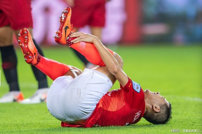 防守大将受伤，多特蒙德堪忧