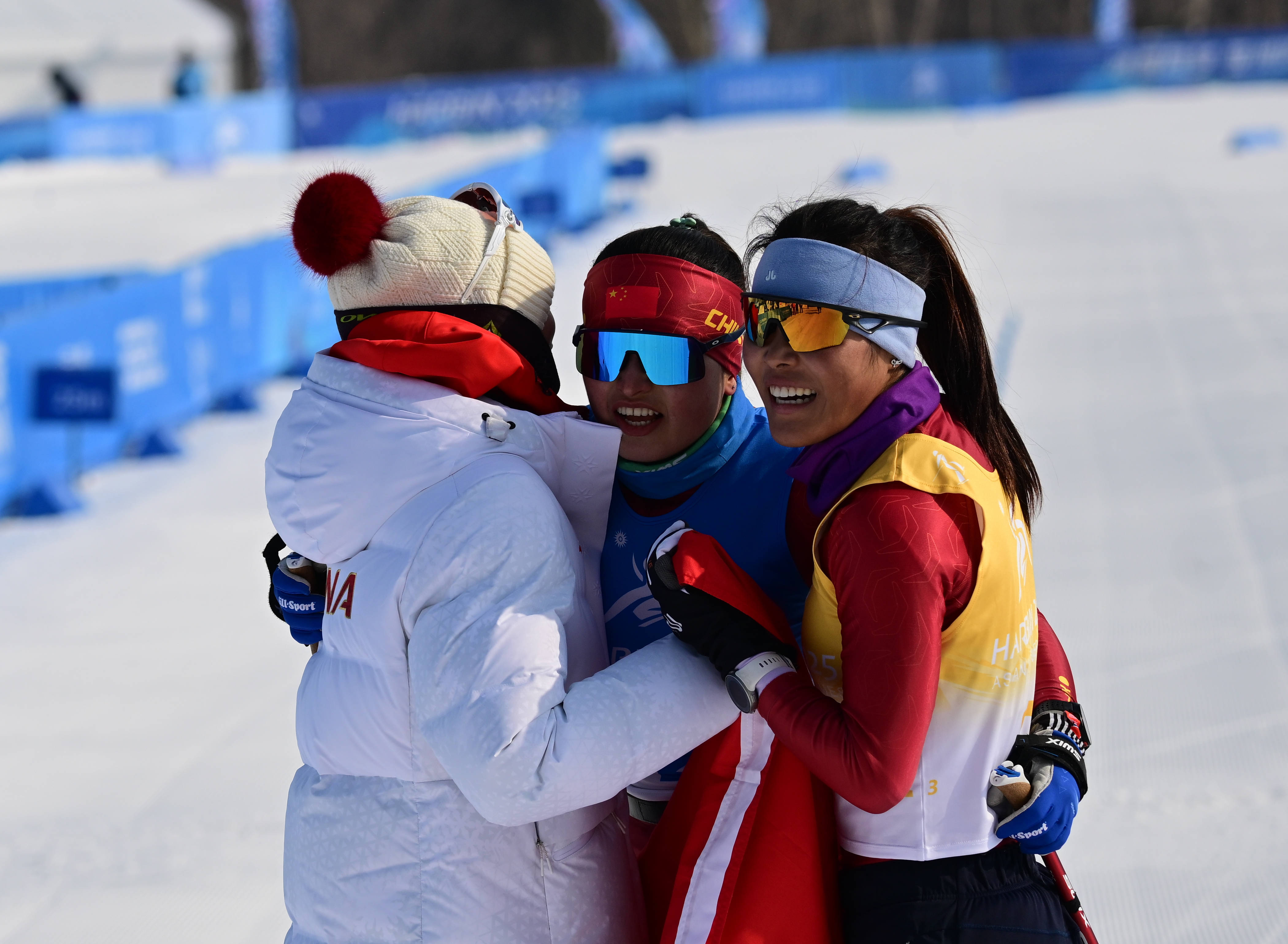 日本女越野滑雪选手飘穿终点破纪惊世的简单介绍