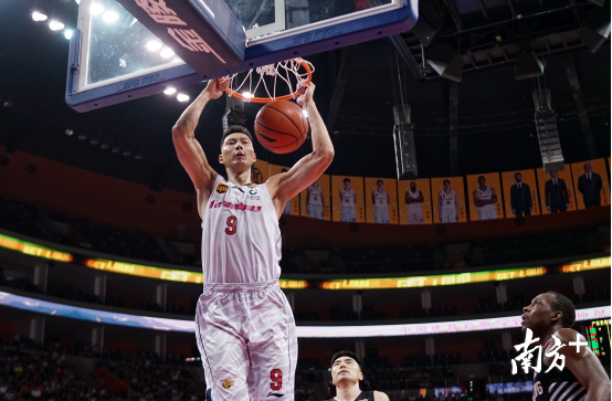 青岛队横扫吉林队，易建联状态火热