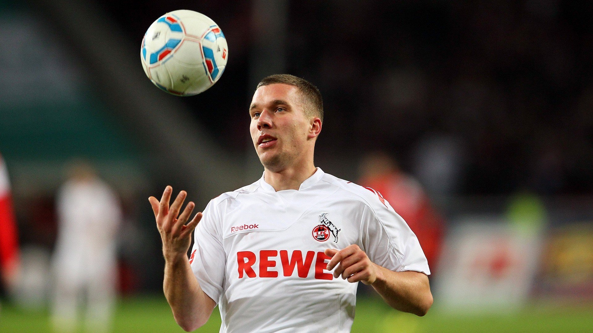 开云体育-跨界之夜，当德甲争冠战遇见约基奇式统治力