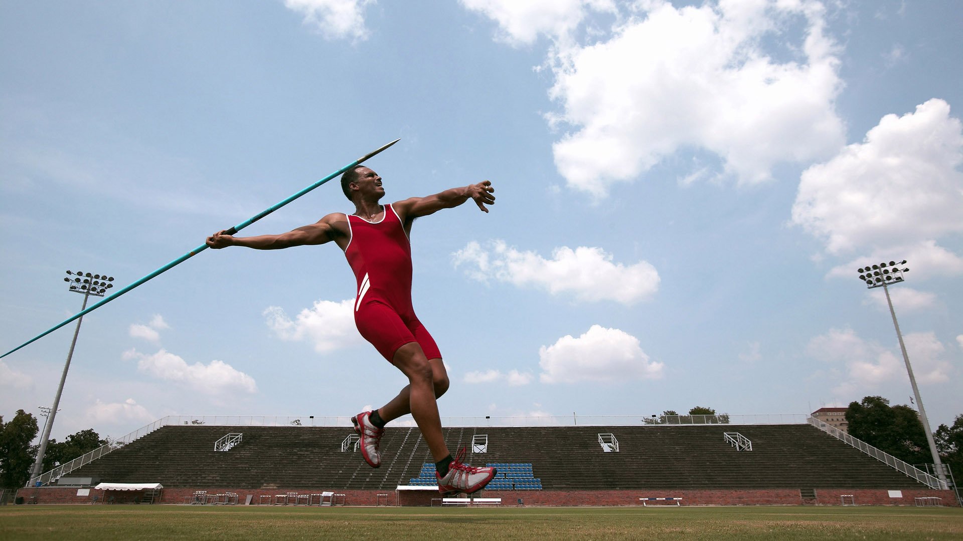乌拉圭险胜尼斯，阿克成为关键先生