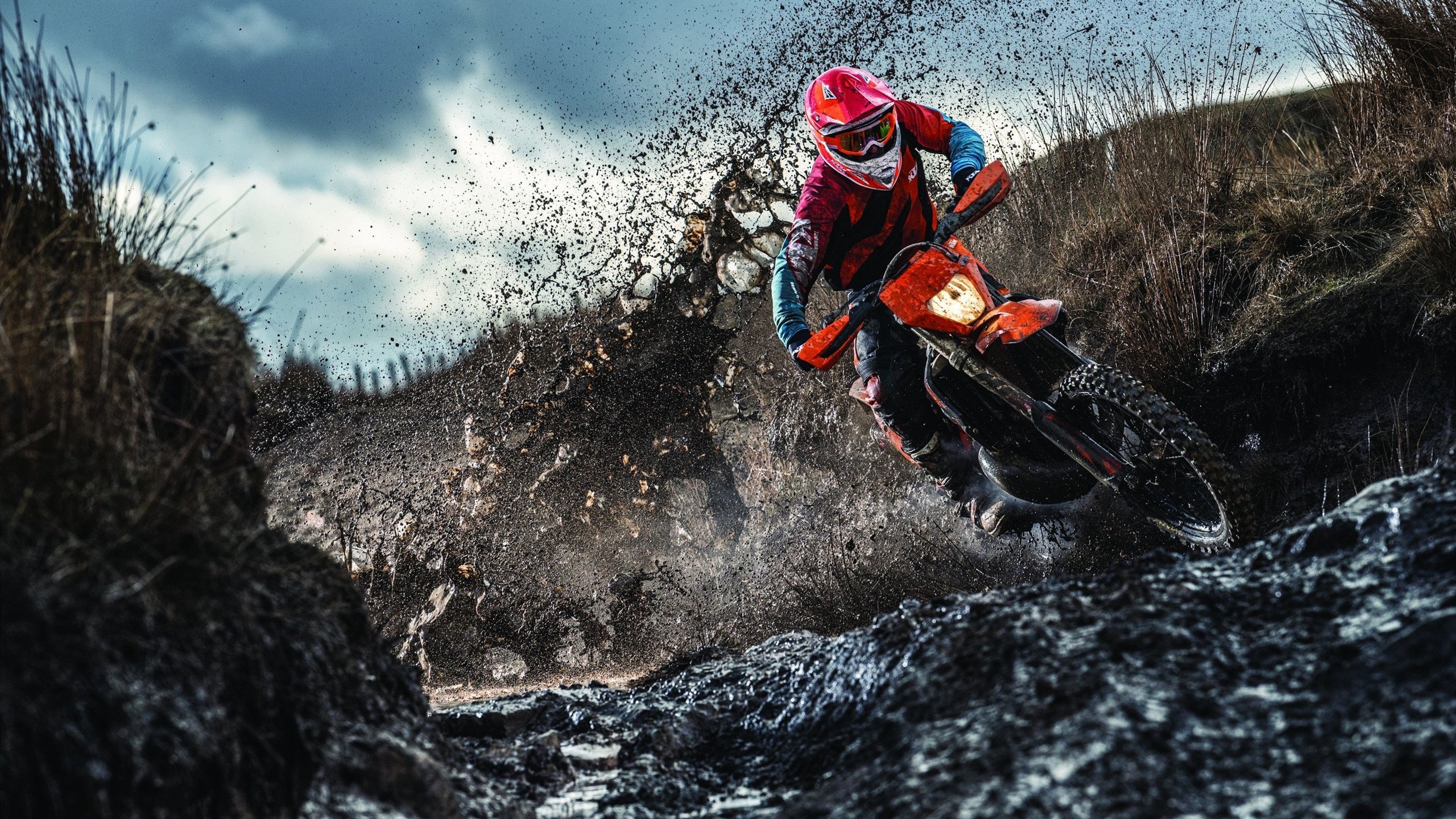 皮克终场绝杀封神!西班牙压哨逆转尼斯,硬仗之王名不虚传